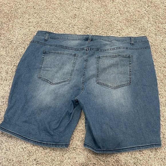 Lane Bryant Jeans Short - Picture 7 of 9